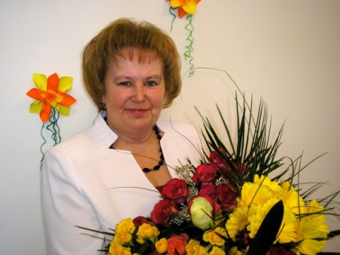 Skolotājai Veronikai Akmenei 40 darba gadi, 02.04.2013., foto Zane Kalniņa