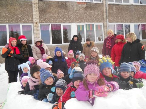 Ziemas sporta svētki Līgatnes bērnudārzā, 20.02.2012., foto Silvija Rijniece