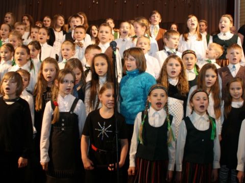 Līgatnes novada vidusskolas Ziemassvētku koncerts, 21.12.2012., foto Anita Jaunzeme