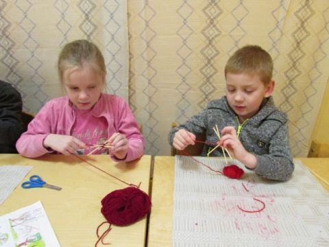 Ziemassvētku eglītes iedegšana pie bēnudārza Līgatnē 2017. gada 4. decembrī. Sindijas Vaļickas foto
