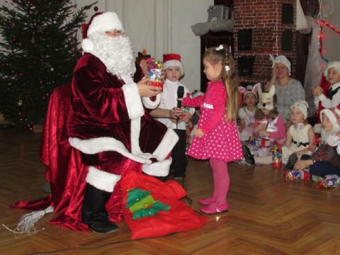 Ežuku grupiņas Ziemassvētku eglīte 2016. gada 20. decembrī. Foto: Skaidrīte Kalniņa