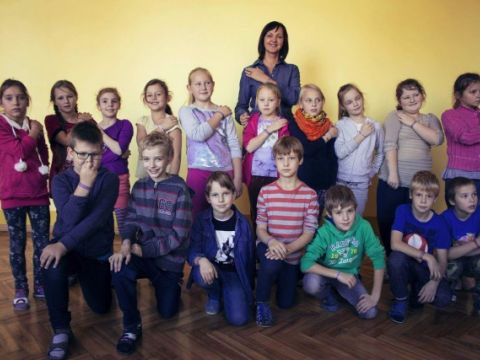 Siguldas jaunieši un brīvprātīgie jaunieši no Eiropas valstīm Mīlestības stiprināšanas nedēļā viesojas Līgatnes novada vidusskolā un bērnudārzā