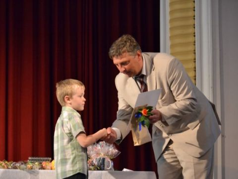 Izglītojamo un pedagogu sveikšana 31.05.2013. Foto Liene Pīlēģe