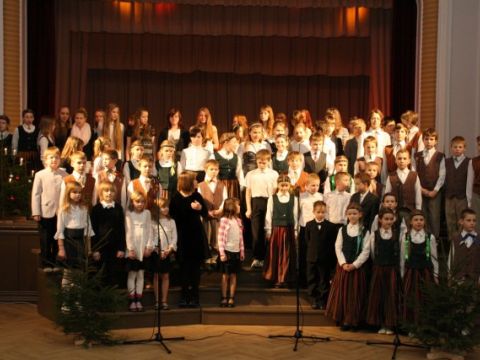 Svētku ieskaņas pasākums &quot;Gaismas nesēja&quot; novada senioriem, 13.12.2012., foto Anita Jaunzeme