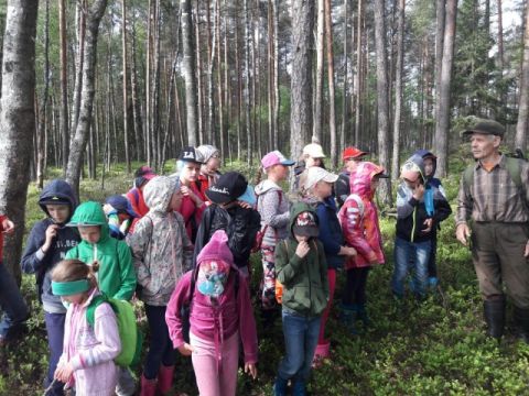 Dabaspētnieku nometne Līgatnes novada vidusskolā 5.-9.jūnijs.Nometnes skolotāju foto.