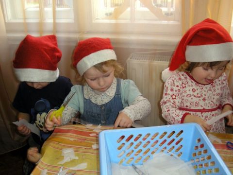Rūķu darbnīca, eglītes iedegšana Līgatnes bērnudārzā, 30.11.2011., foto Zane Kalniņa