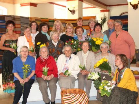 Tautas lietišķās mākslas studijas &quot;Līgatne&quot; 45 gadu jubilejas izstāde Līgatnes kultūras namā, 25.05.2012., foto Anita Jaunzeme