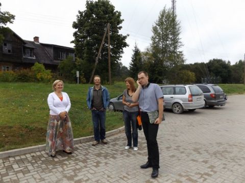 Izglītības komitejas deputāti apseko novada izglītības iestādes pirms 1. septembra (Foto - A.Šteins 26.08.2015)