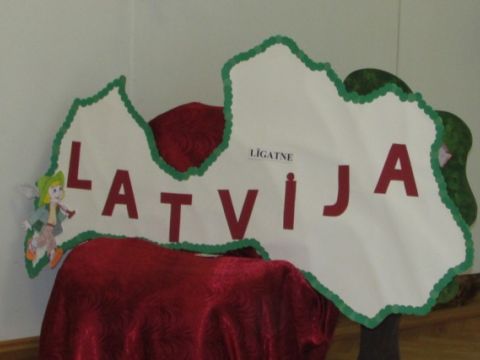 Sagaidot Latvijas dzimšanas dienu Līgatnes bērnudārzā. Foto: Skaidrīte Kalniņa