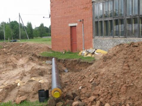 Siltumtrases nomaiņa Augšlīgatnē. 20.07.2011, foto A.Šteins