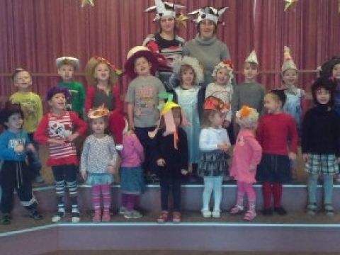 Cepuru balle Līgatnes bērnudārzā Zvaniņos, 27.10.2014., foto Dace Zariņa