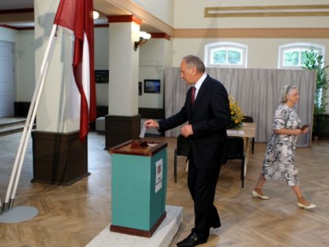 Latvijas Valsts prezidents Andris Bērziņš tautas nobalsošanā par 10.Saeimas atlaišanu, 23.07.2011.