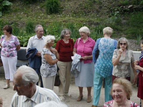 Līgatnes vidusskolas 55 gadu jubilejas salidojums pie mazās skoliņas, 24.05.2014., foto Diāna Gustava