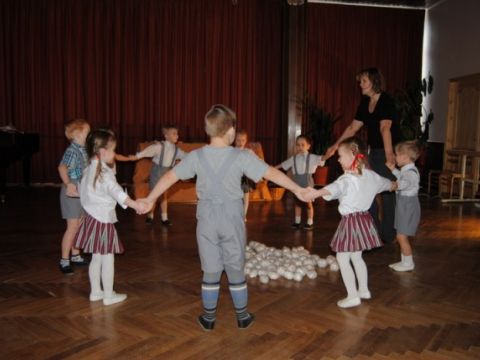 Vecvecāku pasākums Līgatnes bērnudārza &quot;Lācēnu&quot; grupiņā, 02.03.2012, foto Agija Radionova
