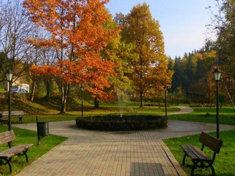 Ir taču zelta rudens Līgatnē, 09.10.2013., foto Anita Jaunzeme