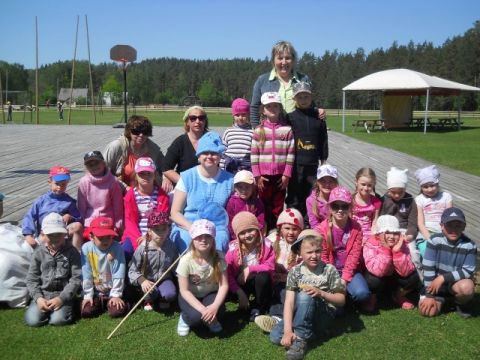 Līgatnes bērnudārzs viesojas Rakšos, 25.05.2012., foto Silvija Rijniece