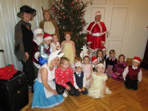 Ežuku eglīte Līgatnes bērnudārzā, 2014.gada 19.decembrī. Foto Skaidrīte Kalniņa.