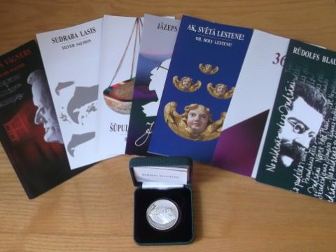 Līgatnes pilsētas bibliotēkas lasītājas Daces Krūmiņas - Eglītes veiksme konkursā. Foto Laima Timermane