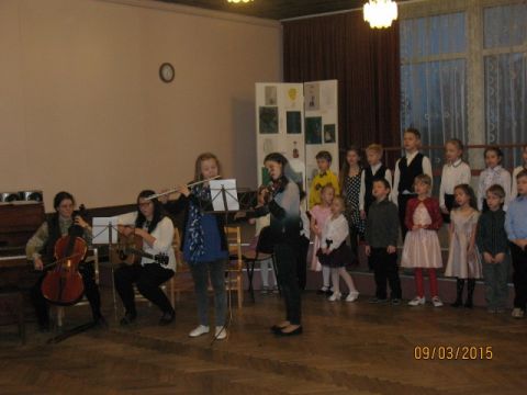Līgatnes Mūzikas un mākslas skolas audzēkņu koncerts &quot;Jauna melodija&quot;. Foto no MMS arhīva