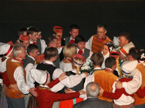 CEĻĀ UZ DEJU SVĒTKIEM - PIETURA &quot;Lustūzis&quot;, 24.11.2012., foto Anita Jaunzeme