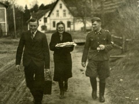 Līgatnes vēsture no Anda Kūriņa ģimenes foto arhīva, 22.09.2014. Paldies Andim Kūriņam par fotogrāfijām! Ieskenēja Anita Jaunzeme