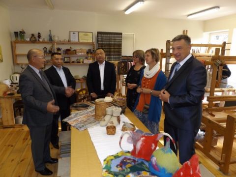 Tsenkher (Mongolijā) pašvaldības delegācija Līgatnē