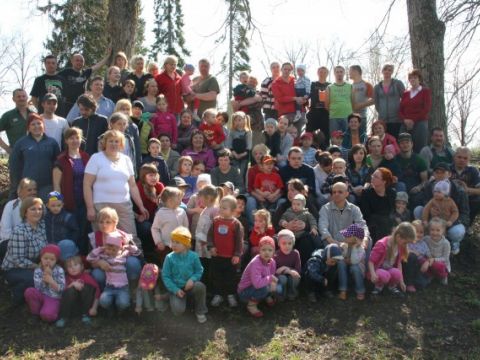 Lielā talka Līgatnes bērnudārzā, 28.04.2012., foto Anita Jaunzeme