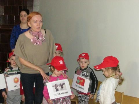 Līgatnes bērnudārzā Ežuku teātris 12 palīgi. Foto: Skaidrīte Kalniņa