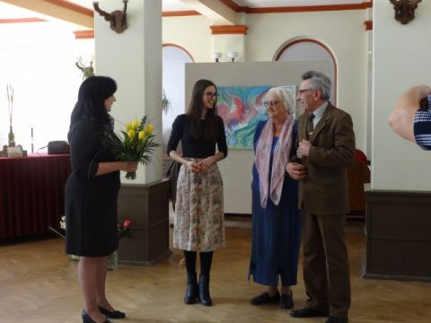 Ievas Krivmas gleznu izstādes &quot;Sirdsbalsij sekojot&quot; atklāšana 2018. gada 14. aprīlī. Agutes Klints foto.