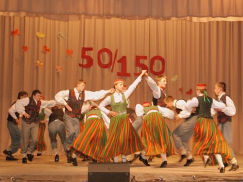 Vidusskolas salidojums 2009.gada 9.maijā, svētku koncerts, foto Anita Jaunzeme