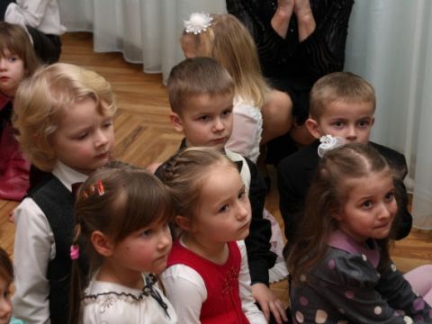 Ziemassvētku eglīte Līgatnes bērnudārzā, 19.12.2012., foto Anita Jaunzeme