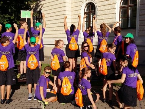 Līgatnieši XI Skolu jaunatnes dziesmu un deju svētkos. Foto Liene Pīlēģe, Daiga Meistere, Dace Zariņa.