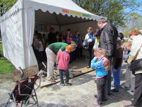 Līgatnes Karošu darbnīca 2012.gada 4.maijā piedalījās Rīgā Vērmanes dārza svētku pasākumā, foto Elita un Ainars Vanagi
