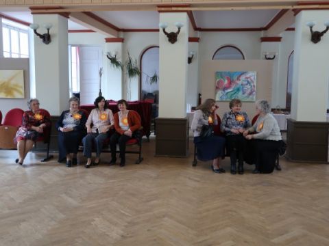 Konkursa &quot;A-ū-ū, meklējam vecmāmiņas&quot; deju pasākums. Sarmītes Usānes foto