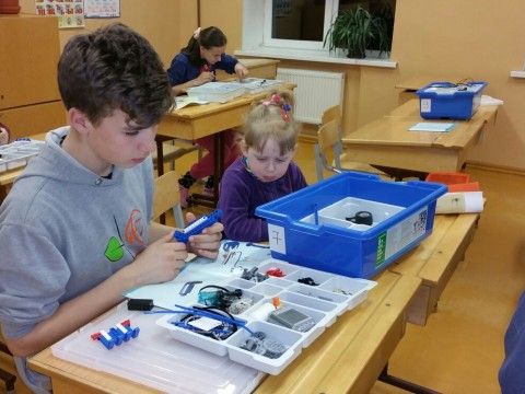 Zinātņu vakars Līgatnes novada vidusskolā 2017. gada 31. martā. Foto: LNV skolotājas