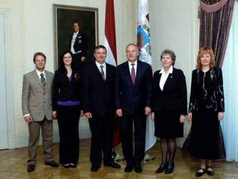Novadu un pagastu ģerboņu svinīgajā pasniegšanas ceremonijā „Pašvaldību ģerboņu svētki”, foto no Latvijas Valsts prezidenta mājas lapas