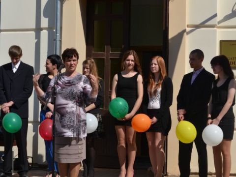 Pēdējais zvans Līgatnes novada vidusskolā 17.05.2013. Foto Liene Pīlēģe