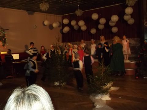 Ziemassvētki Līgatnes bērnudārzā &quot;Zvaniņos&quot;  Foto Silvija Rijniece