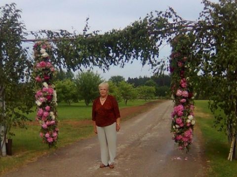 Līgatnes „Karošu darbnīca” Peoniju svētkos Kalsnavas arborētumā, foto Rasma Vanaga