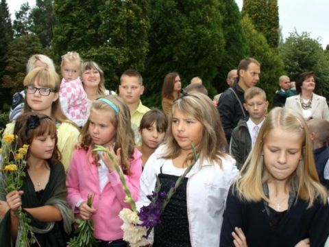 1.septembris Līgatnes novada vidusskolā, 1.daļa, 01.09.2011., foto Anita Jaunzeme