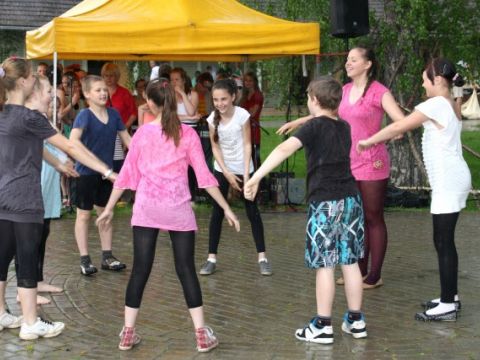 Līgatnes novada svētki turpinās, &quot;Kaimiņu būšana&quot; Ratniekos, 19.05.2013., foto Anita Jaunzeme