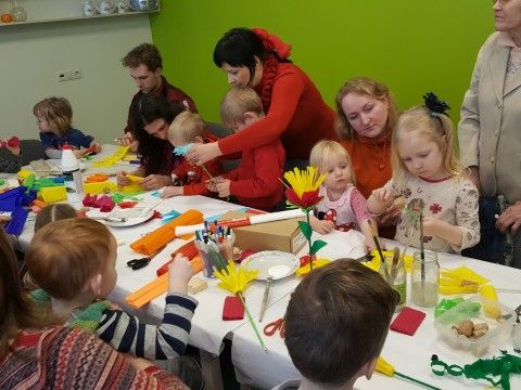 Ģimeņu rīts &quot;Sarkanā pasaka&quot; Augšlīgatnes Dienas un interešu centrā 2017. gada 25. februārī. Foto: Dace Bērziņa